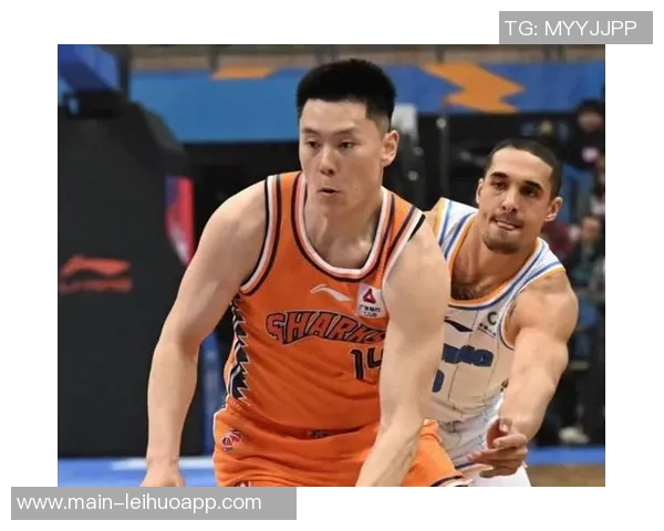 锡安赤膊上身展现惊人天赋NBL社媒热议他的强壮体魄与运动能力