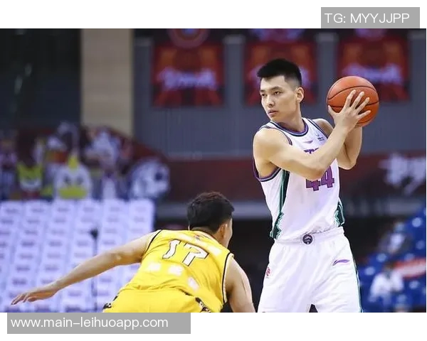 鲁媒评论陈培东逐渐恢复状态鲍威尔表现起伏不定需加强稳定性