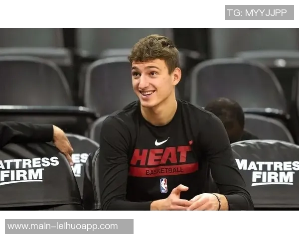 约维奇四年合同总值6240万第一年薪资1620万中间两年略微调整 约维奇四年合同总值6240万第一年薪资1620万中间两年略微调整