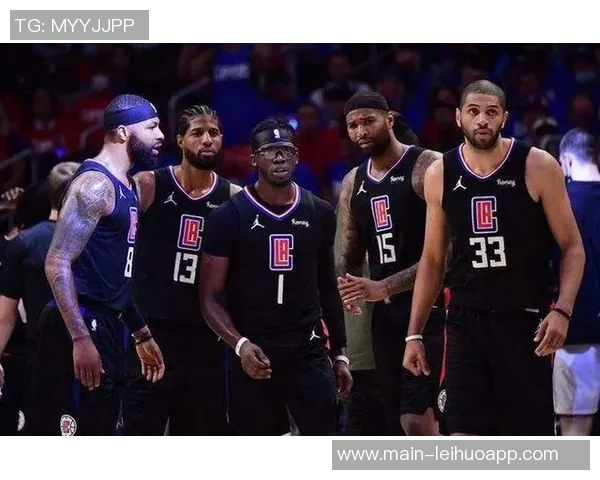 贝弗利认为快船应保留鲍威尔和米尔斯比尔更适合替补角色 贝弗利认为快船应保留鲍威尔和米尔斯比尔更适合替补角色