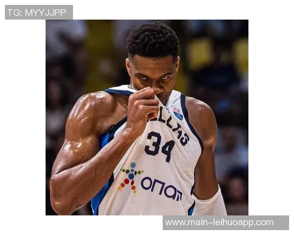 字母哥再创历史第八次30分钟内砍下30分15板成就无人可比