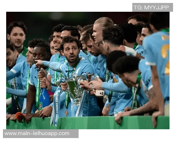 曼城对斯图加特18岁天才卡托维奇表现出兴趣但球员暂无转会意向